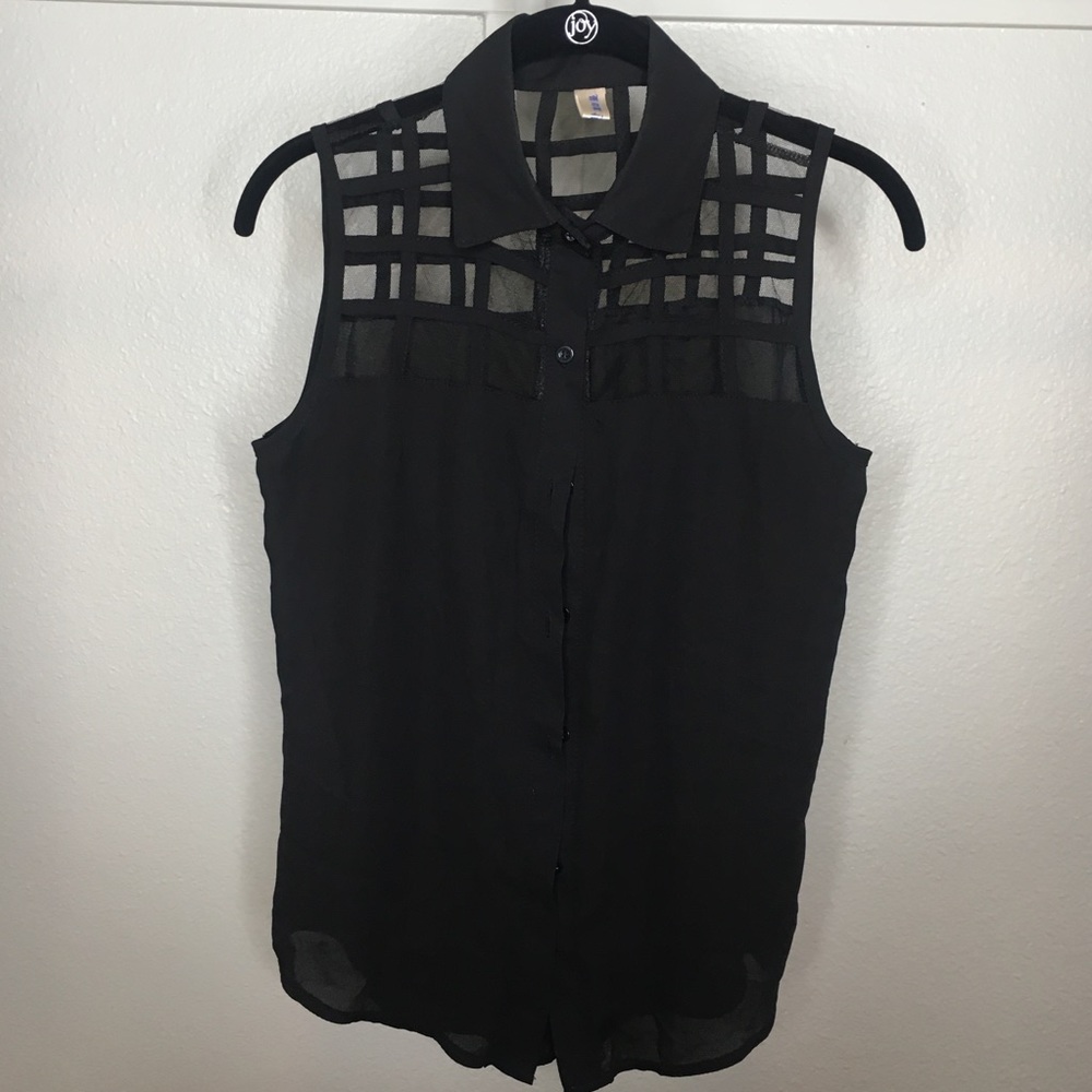 Mesh neck design top